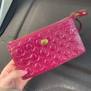 Coach Patent Clutch